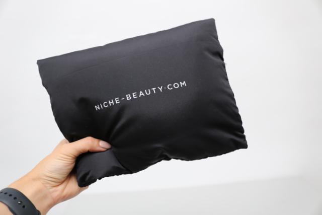 Niche-Beauty cosmetic packaging in black