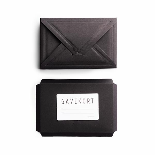 Gift boxes  w. inlay black with embossing 150x100x40mm