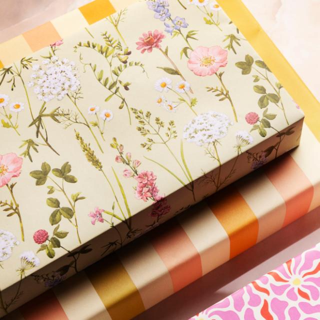 Wrapping Paper 3660 Festive Stripe 55 cm x 100 m