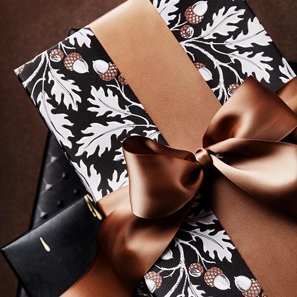 Christmas Paper Acorn Twist Black 55 cm x 100 m