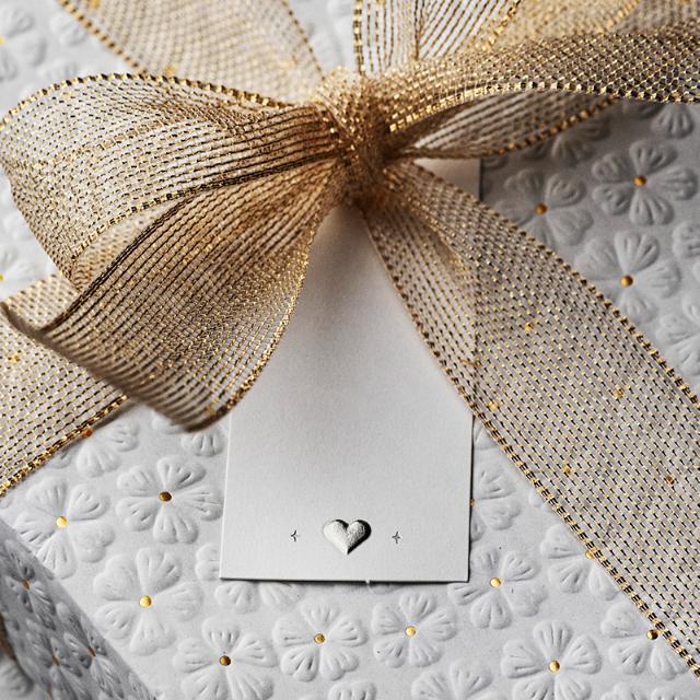 Hang tag 40x85mm white with silver foil 90 pcs