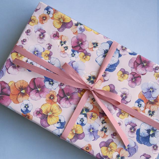 Wrapping Paper, Pansy by Annemette Voss, 57 cm x 150 m