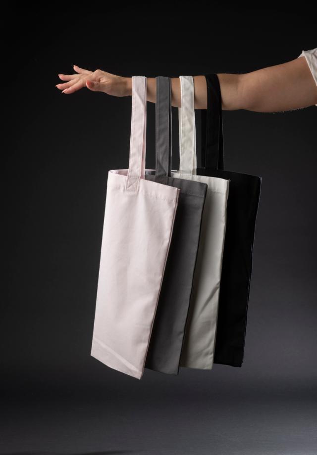 Chic and versatile tote bags, combining fashion and functionality for effortless style and everyday practicality, perfect for any occasion.